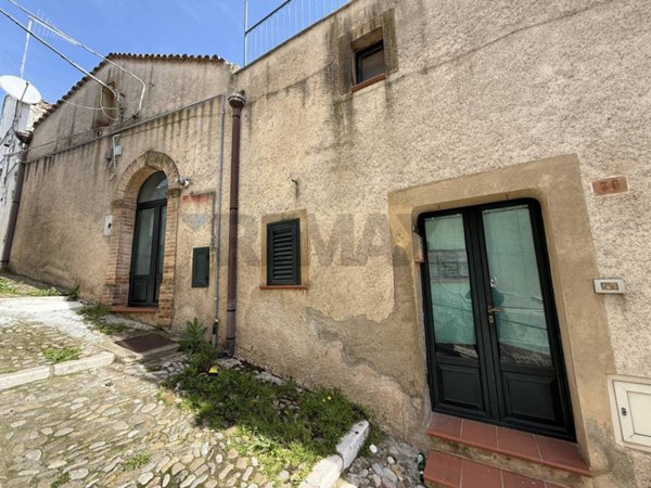 casa indipendente in vendita a Grassano
