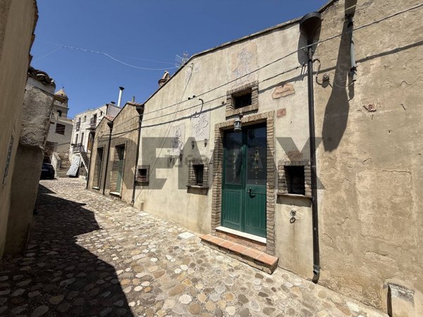 casa indipendente in vendita a Grassano