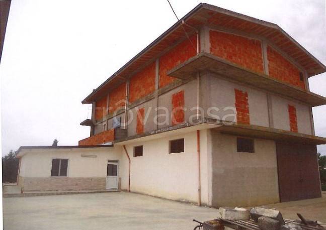 casa indipendente in vendita ad Irsina