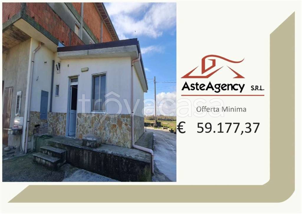 casa indipendente in vendita ad Irsina