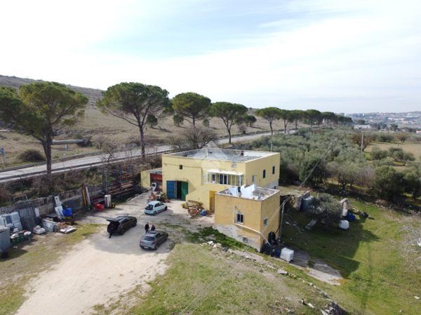 casa indipendente in vendita a Matera in zona Rione Piccianello