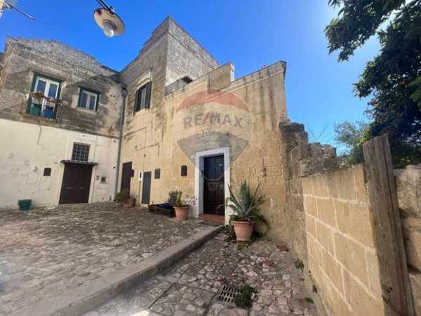 casa indipendente in vendita a Matera in zona Centro Città
