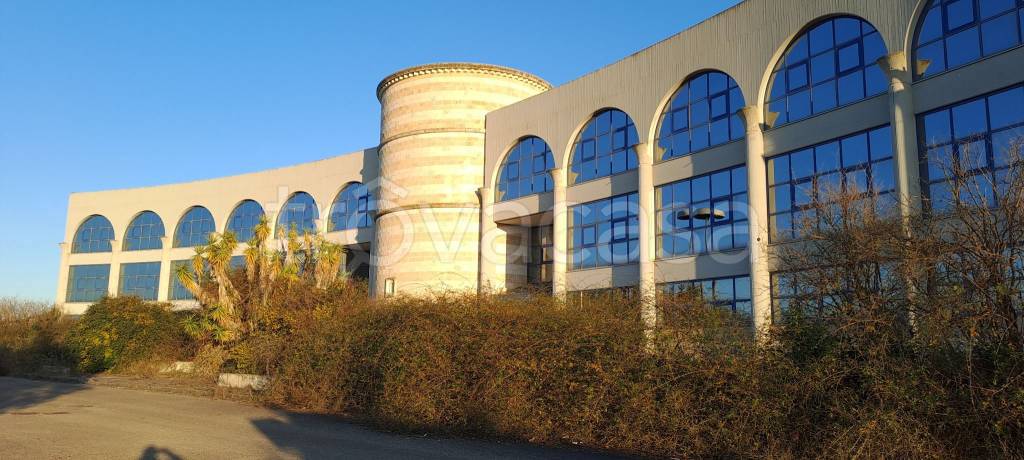 ufficio in vendita a Matera