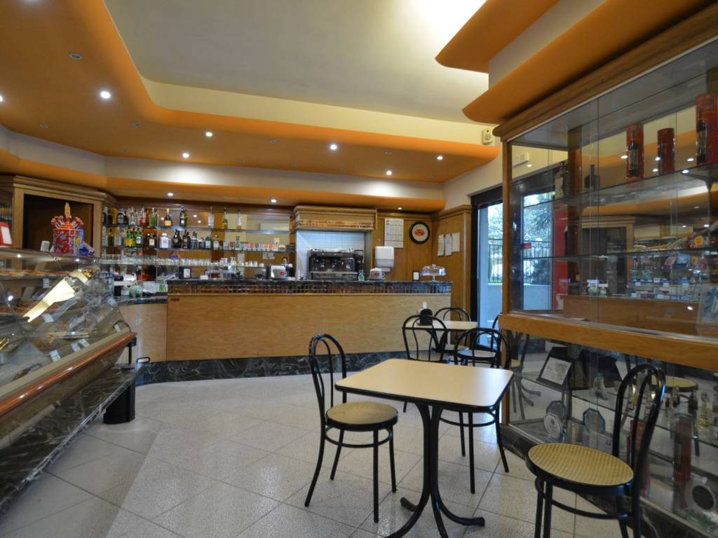 negozio in vendita a Matera