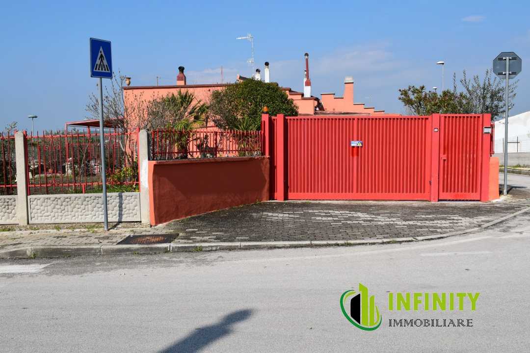 casa indipendente in vendita a Matera in zona Borgo Venusio