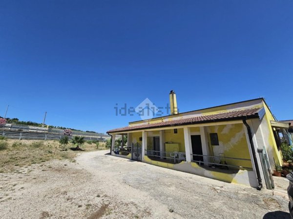 casa indipendente in vendita a Matera in zona Rione Piccianello