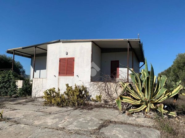 casa indipendente in vendita a Matera in zona Rione Piccianello