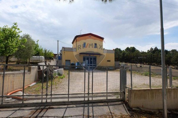 casa indipendente in vendita a Matera in zona Rione Serra Rifusa