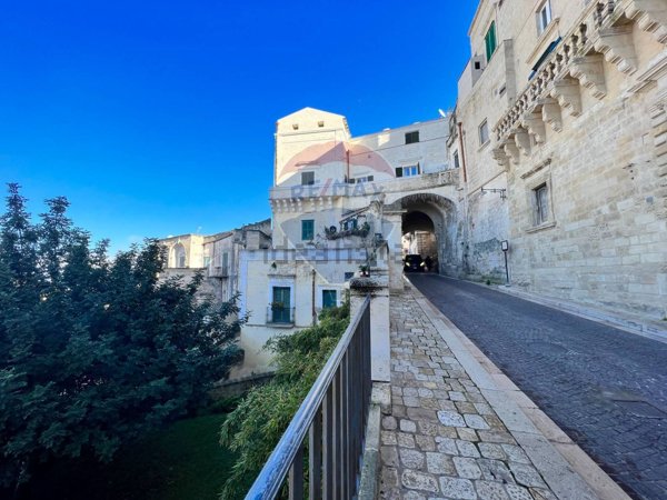 esavano in vendita a Matera
