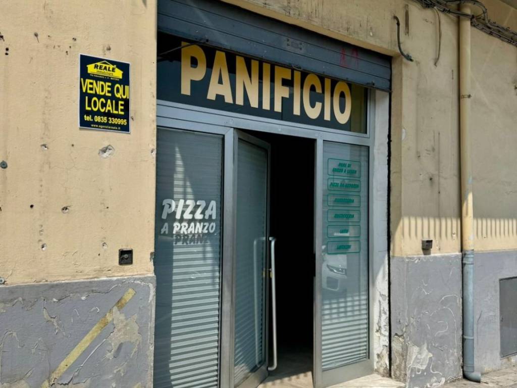 negozio in vendita a Matera in zona Rione Piccianello