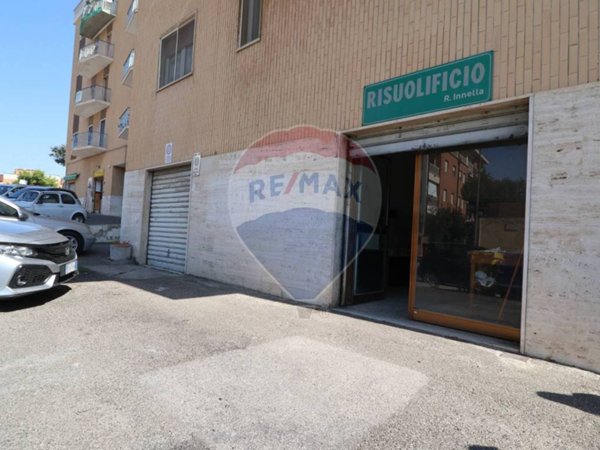 negozio in vendita a Matera