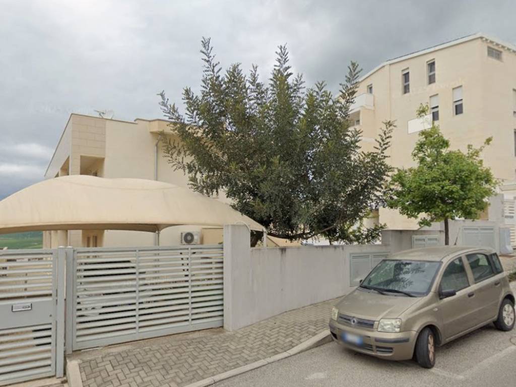 casa indipendente in vendita a Matera in zona Rione Serra Rifusa