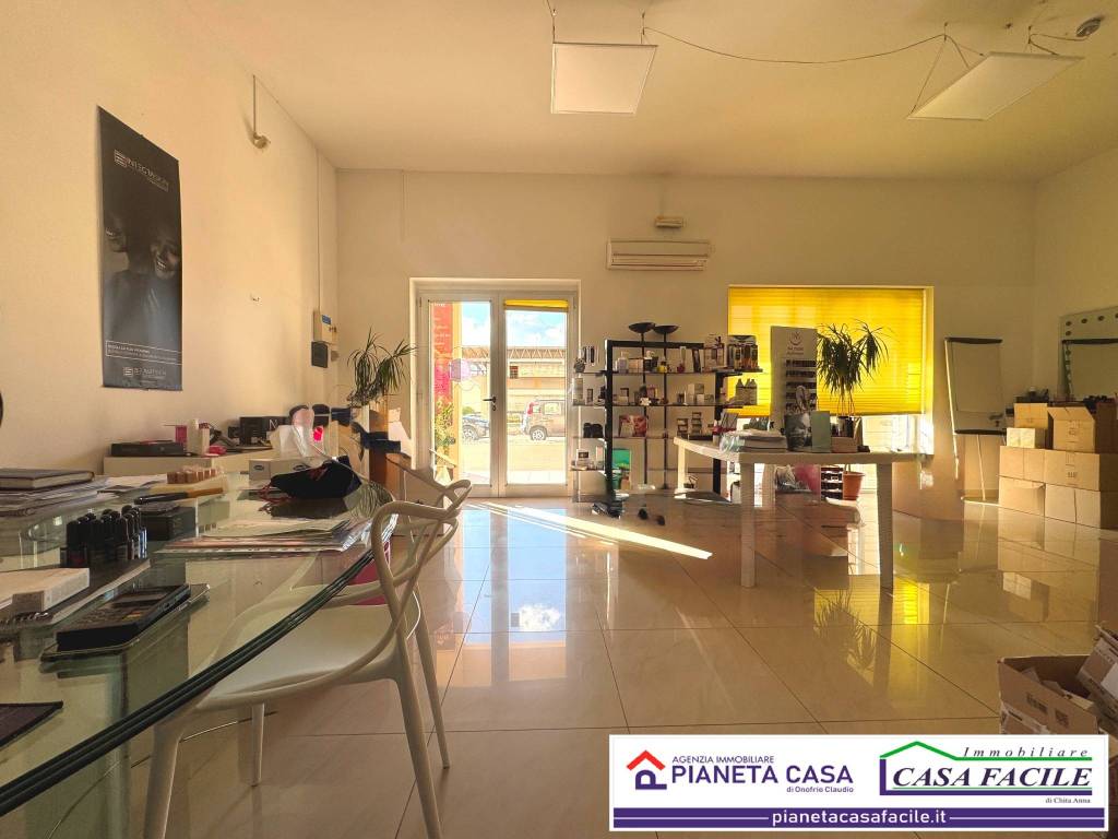 negozio in vendita a Matera