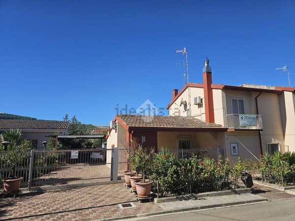 casa indipendente in vendita a Matera in zona Rione Piccianello