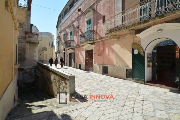 negozio in vendita a Matera in zona Centro Città