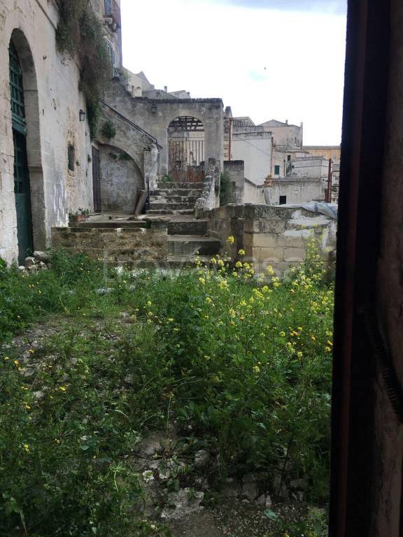 negozio in vendita a Matera