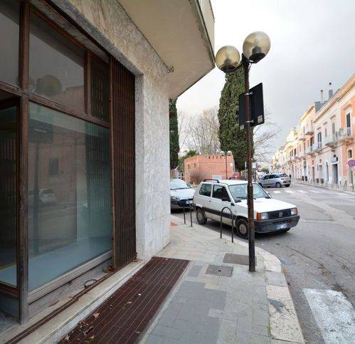 negozio in vendita a Matera