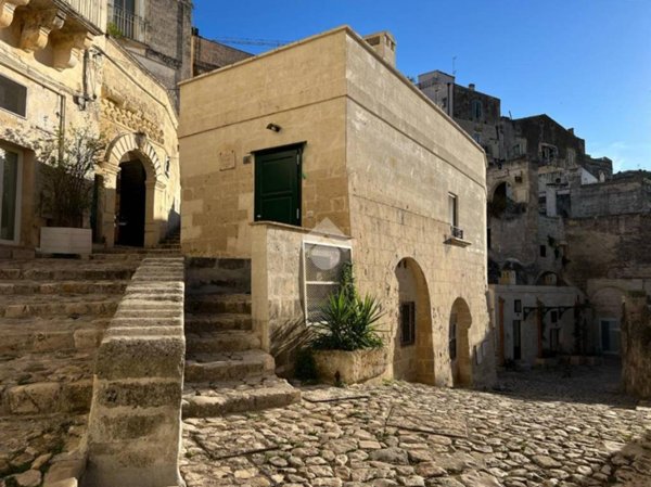 casa indipendente in vendita a Matera in zona Rione Piccianello