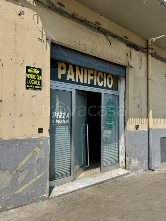 negozio in vendita a Matera in zona Rione Piccianello