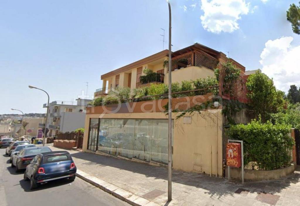 negozio in vendita a Matera