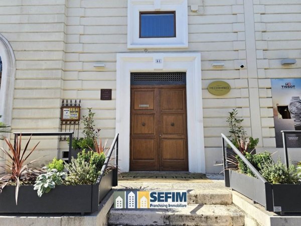 negozio in vendita a Matera