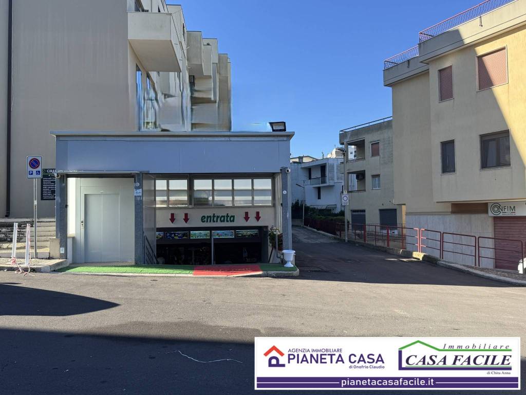 negozio in vendita a Matera