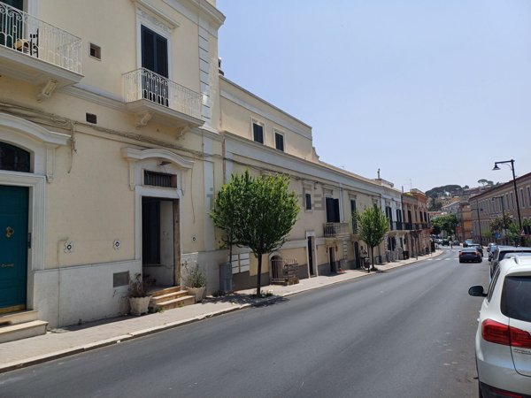 locale commerciale in vendita a Matera