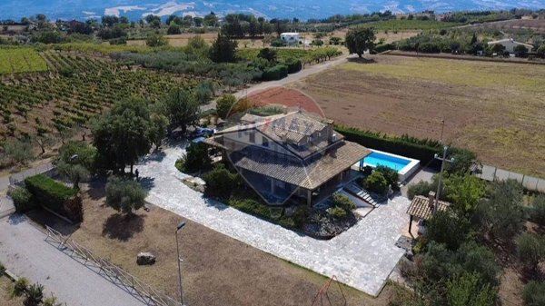 casa indipendente in vendita a Matera