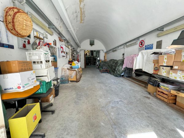 negozio in vendita a Matera