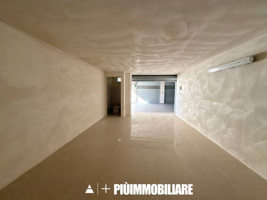 locale di sgombero in vendita a Matera