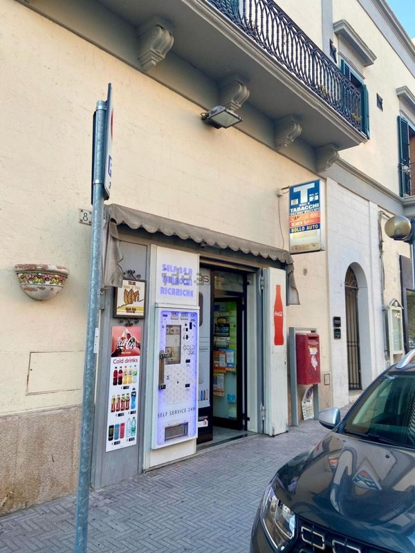 locale commerciale in vendita a Matera