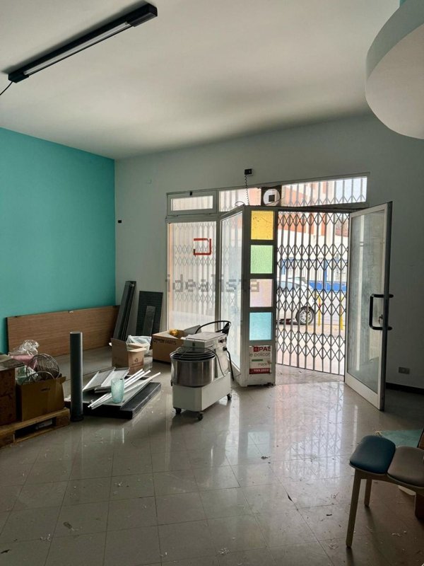 locale commerciale in vendita a Matera