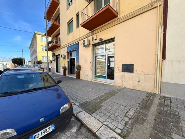 negozio in vendita a Matera