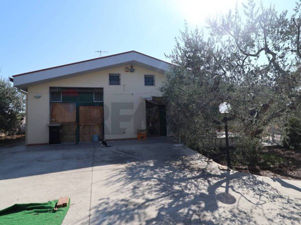 casa indipendente in vendita a Matera