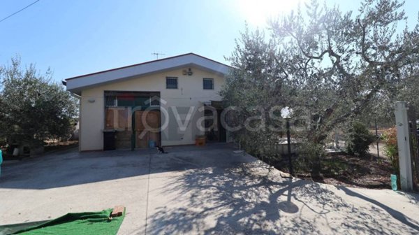 casa indipendente in vendita a Matera