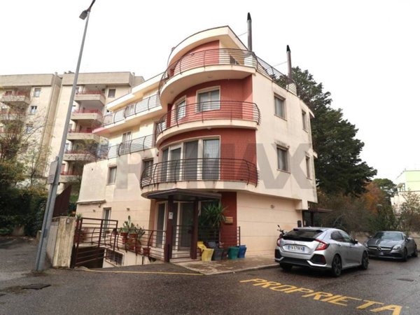 casa indipendente in vendita a Matera in zona Rione Platani