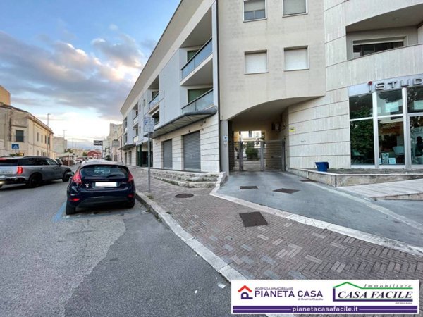 locale commerciale in vendita a Matera