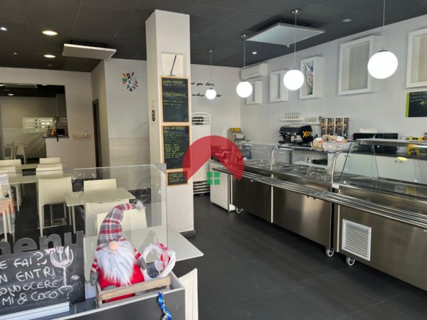 locale commerciale in vendita a Matera