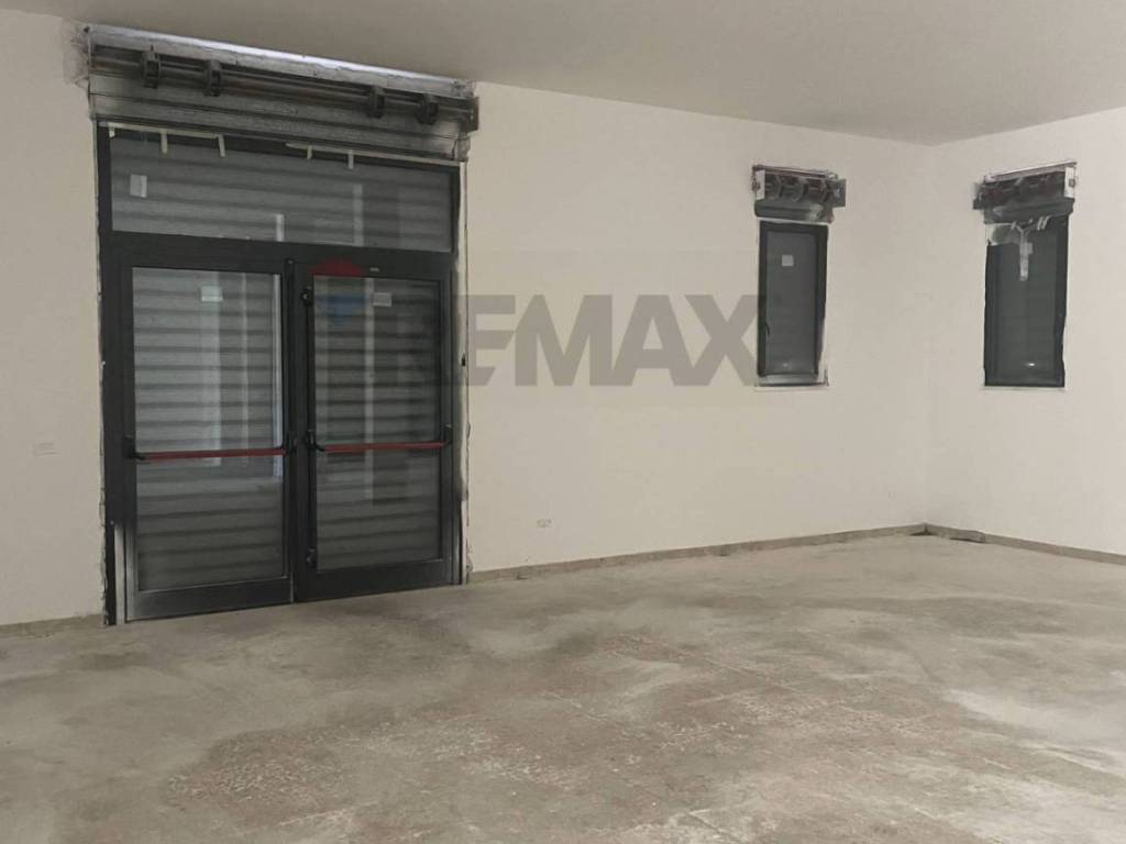 negozio in vendita a Matera