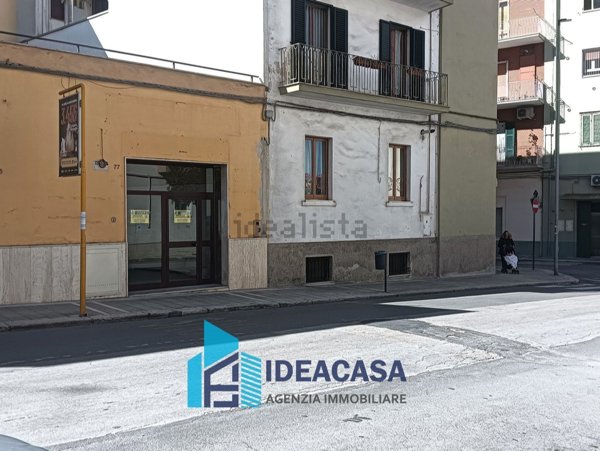 locale commerciale in vendita a Matera in zona Rione Piccianello