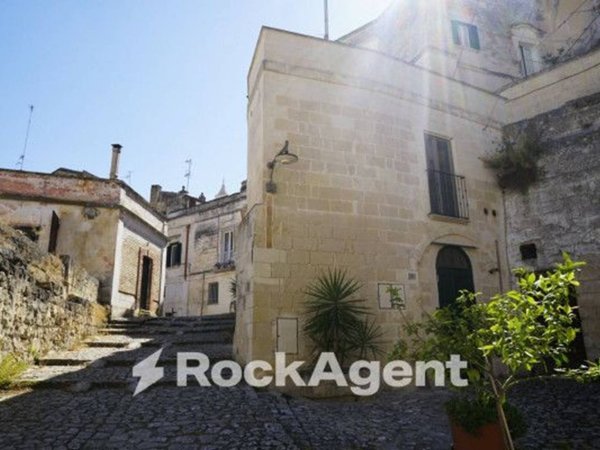 negozio in vendita a Matera