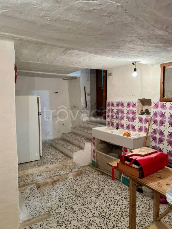 locale commerciale in vendita a Matera in zona Rione Piccianello