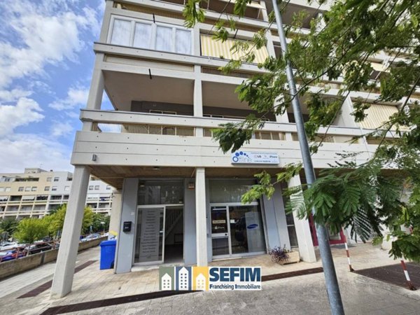 negozio in vendita a Matera