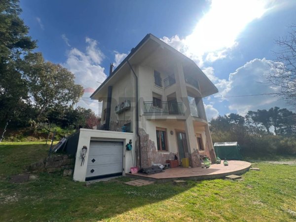 casa indipendente in vendita a Matera