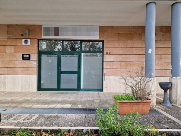 negozio in vendita a Matera