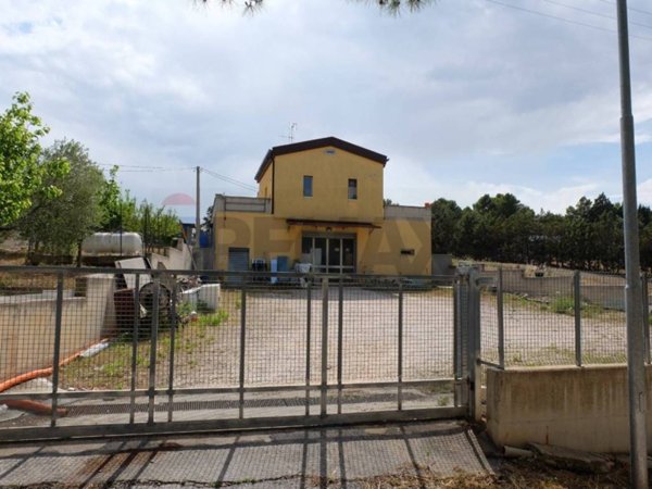 casa indipendente in vendita a Matera in zona Rione Serra Rifusa