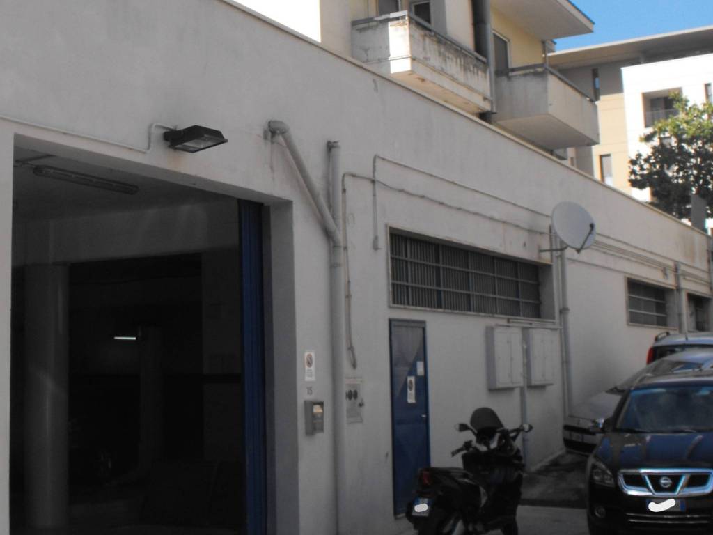 negozio in vendita a Matera
