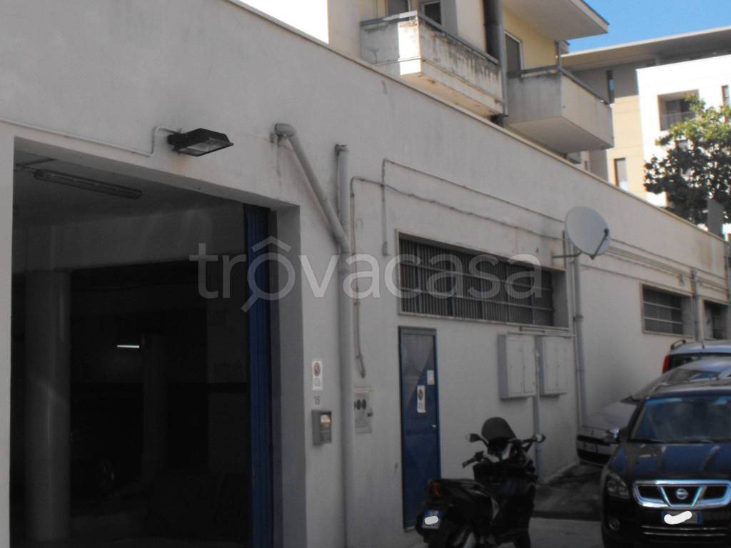 negozio in vendita a Matera