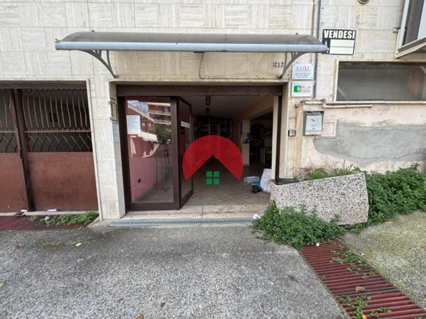 locale commerciale in vendita a Matera in zona Rione Piccianello