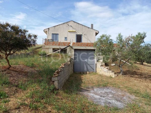 casa indipendente in vendita a Miglionico
